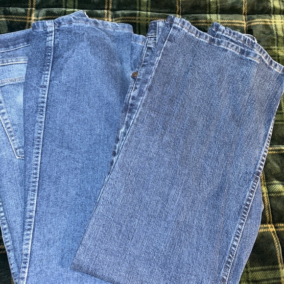 2 Pair Men's Wrangler Denim Blue Jeans 36 x 29 Relaxed Fit - Picture 4 of 6